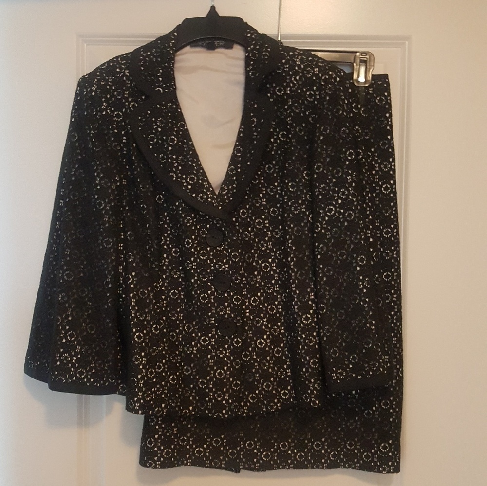Ladies spring suit